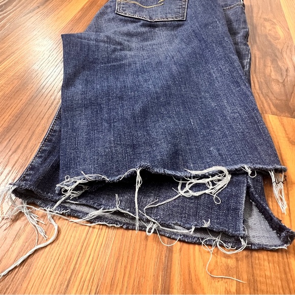 Signature by Levi Strauss Mid Rise Bermuda Stretch Jean Shorts – Size 28 - Picture 4 of 15